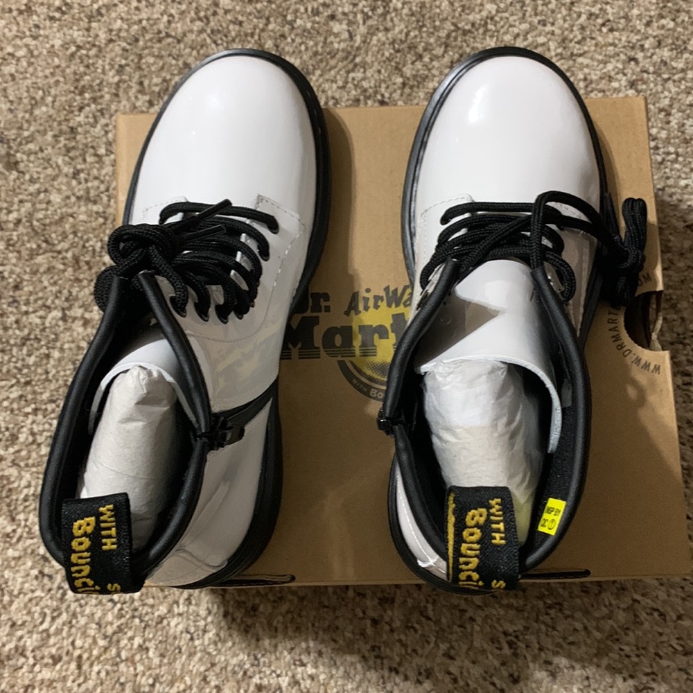 Dr. Martens 1460 white patent lamper boots - Picture 7 of 11